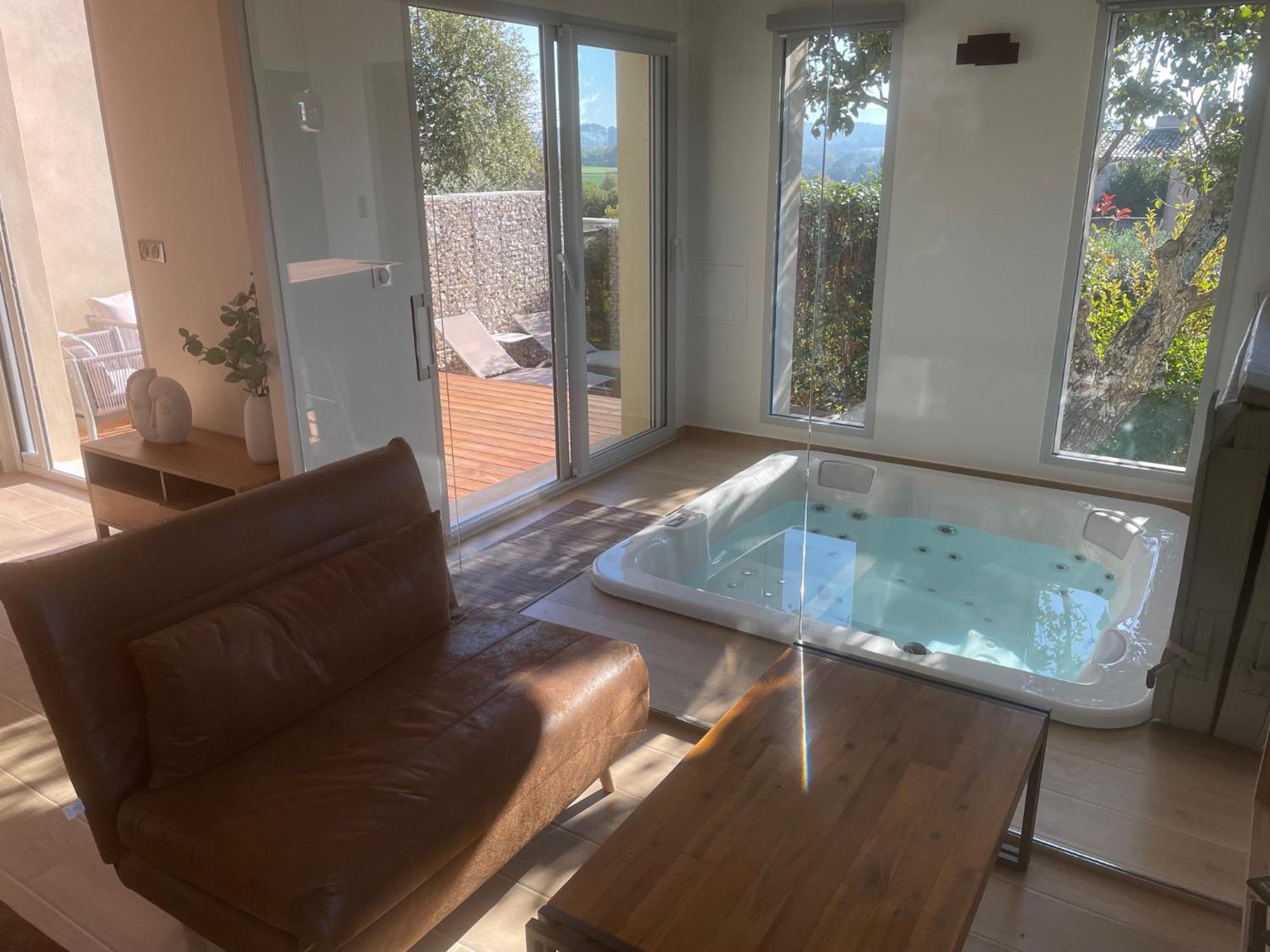 Logement Avec Jacuzzi Joucas Exterior foto
